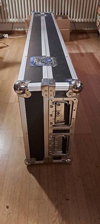 DJ Flight Case für 2 Plattenspieler und ein Mischpult