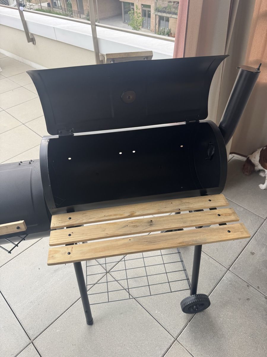Griglie: Tectake smoker grill two chambres with thermometer – Usato da Lausanne venduto da iza_wwh9 2