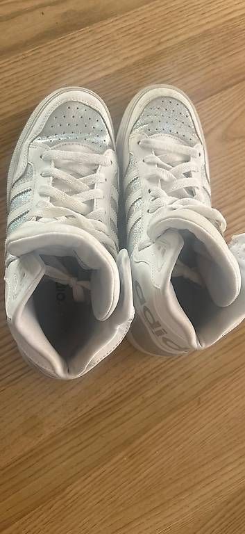 Chaussures femmes: Adiddas Sneaker  – D'occasion à Bülach par Snoppy15 1
