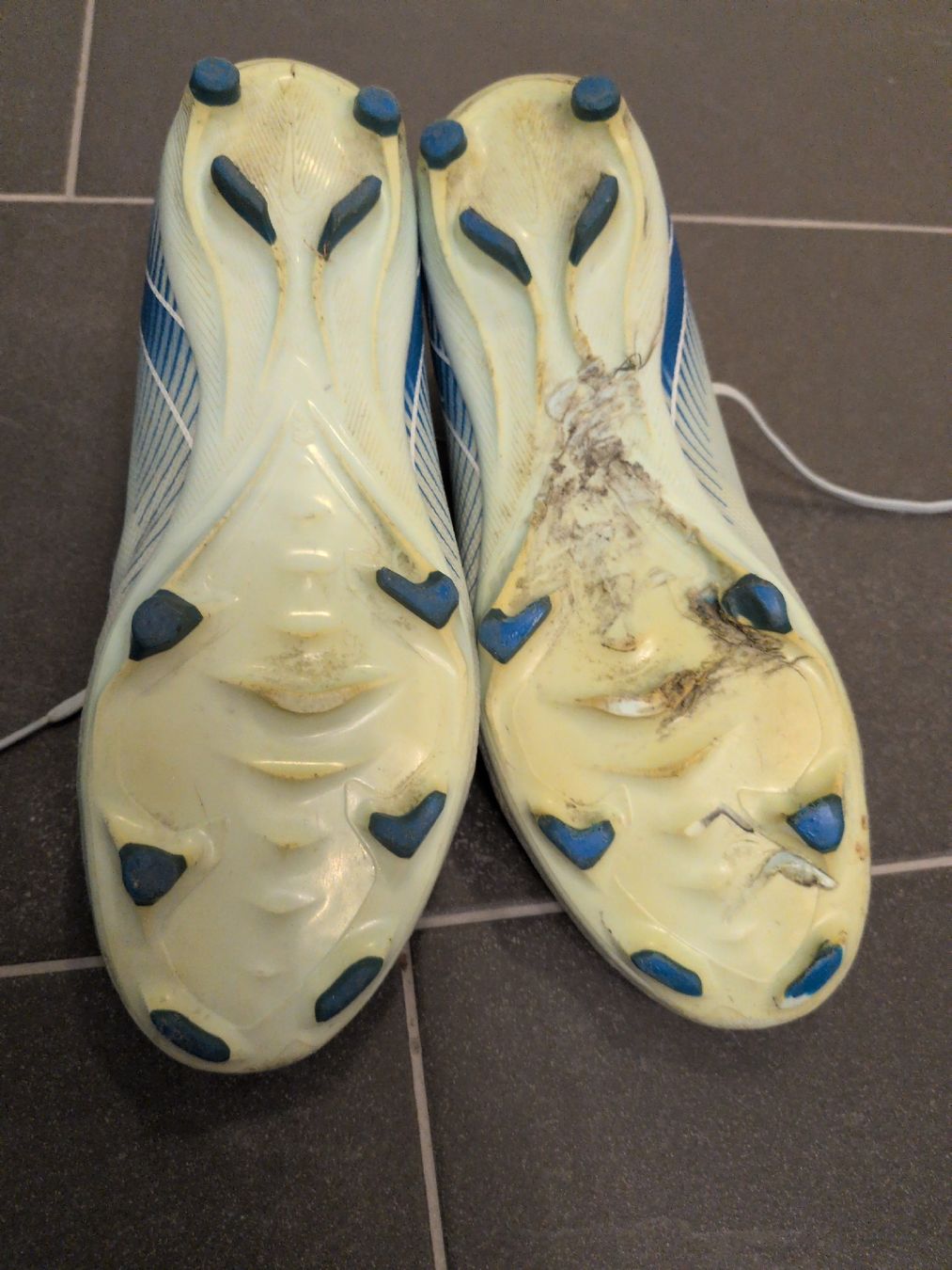Nike Scarpe da uomo: Fussballschuhe von Nike Gr. 42.5 – Usato da Untersiggenthal venduto da Naomi4 2