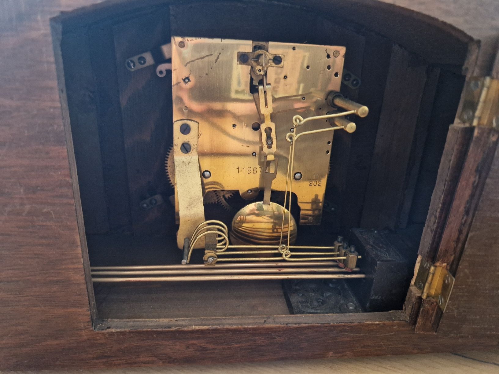 Orologi da terra & Orologi da parete: 100jährige Standuhr mit Pendel – Usato da Basel venduto da Luckyvrena 3