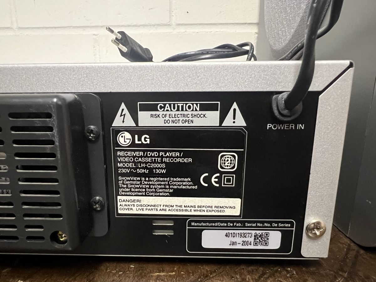 LG Registratori: VHS-Videorecorder mit Home Cinema System – Usato da Schongau venduto da Retro_Shop 7