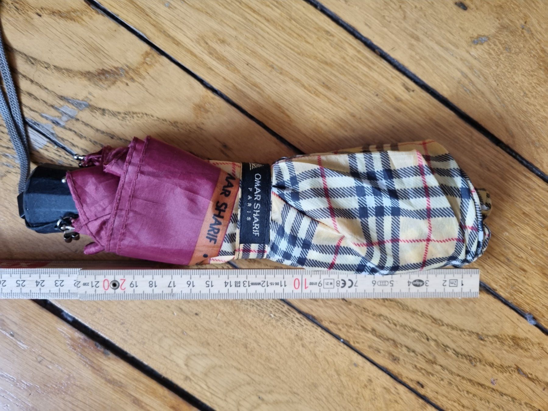 Regenschirme: Omar Sharif Taschenschirm, klein, handlich – Gebraucht aus Schaffhausen von Leveron13