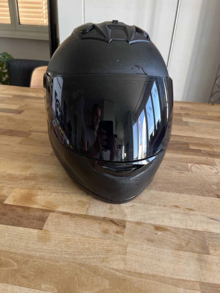 HJC Caschi & visiere: Integralhelm Grösse M gebraucht schwarz Visier dunkel – Usato da st. gallen venduto da ludifigos