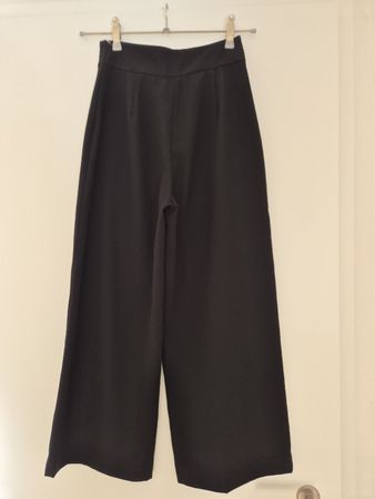 Zara Woman Wide Leg Stoffhose Schwarz Gr. S