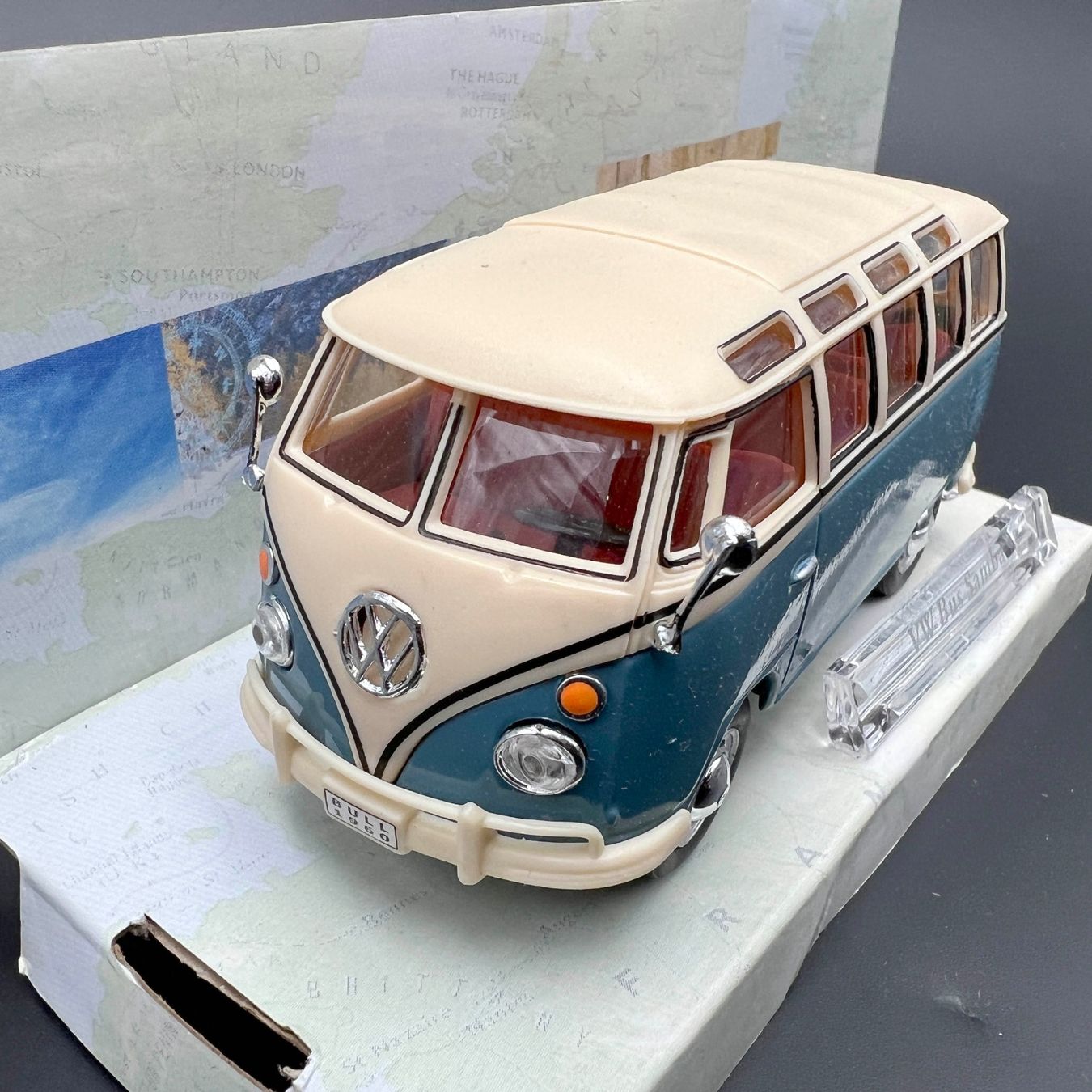 Volkswagen Modellini d'auto: VW Bus Samba 1:43 neu OVP – Nuovo e nell'imballaggio originale da Häusernmoos venduto da adlerfedern