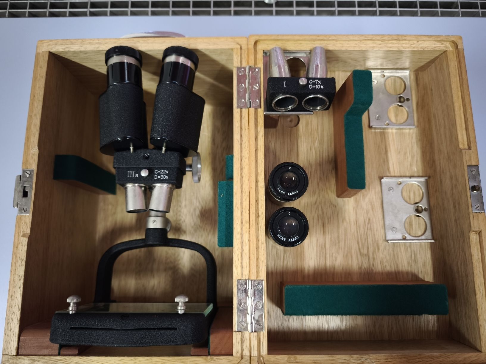 Kern Microscopes: Binokular Kern – D'occasion à Wetzikon ZH par masterzopp