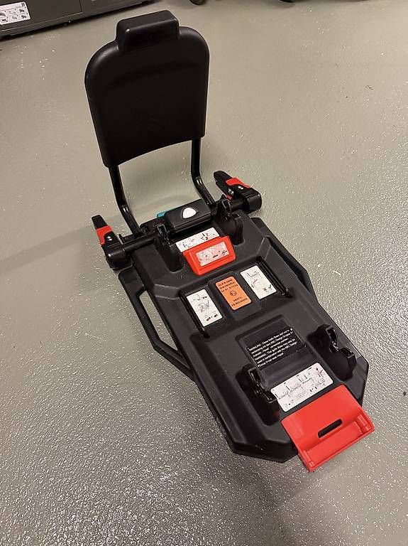 ABC Design Auto-Kindersitze: ABC Design Isofix Basisstation „Hazel“ – Gebraucht aus Schmitten FR von Medu_7