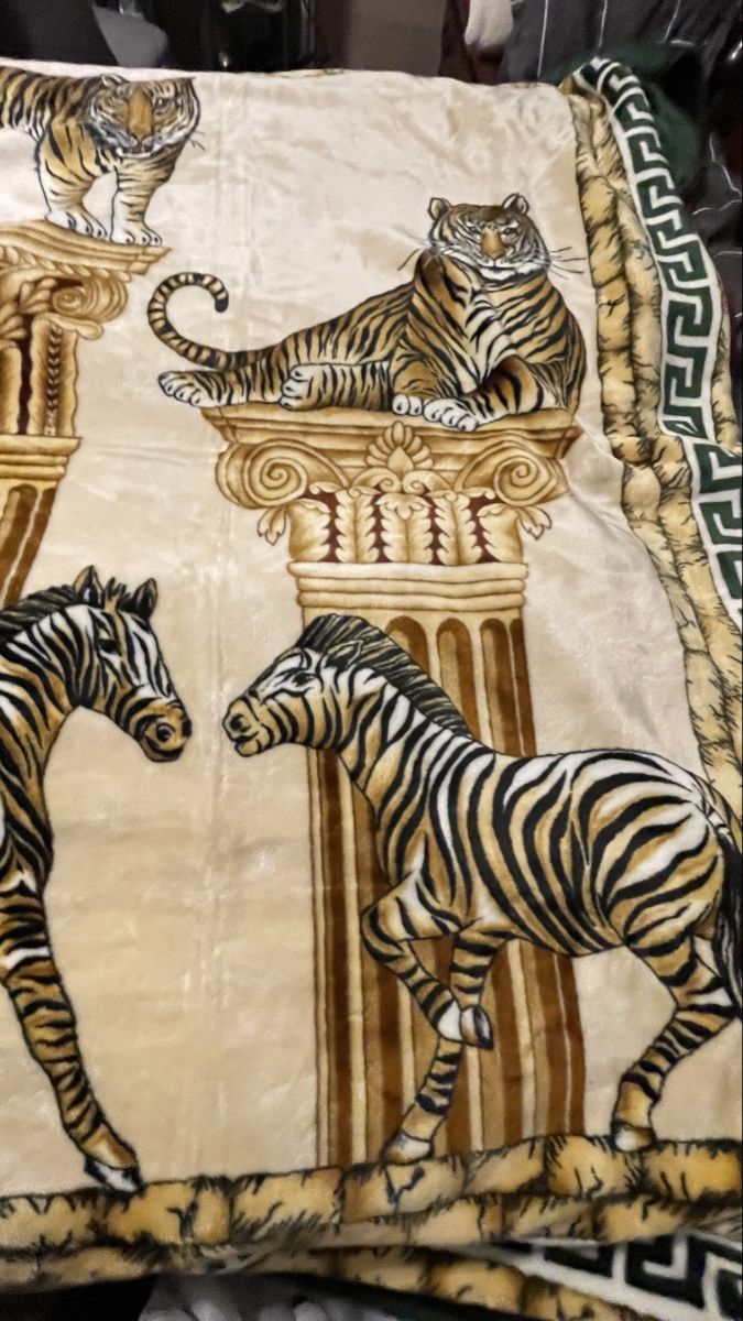 Coperte: Decke  mit Tiger und Zebra Motiv – Usato da Zürich venduto da Belisimo 3