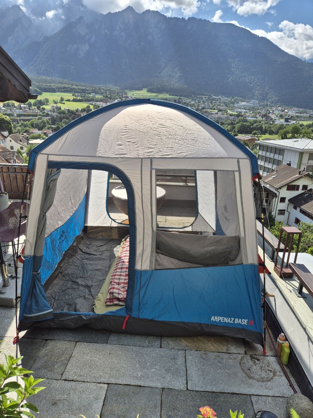 Decathlon Verande & Tende da sole: Aufenthaltszelt Quechua Arpenaz Base M  – Usato da Haldenstein venduto da Ramona_D. 2