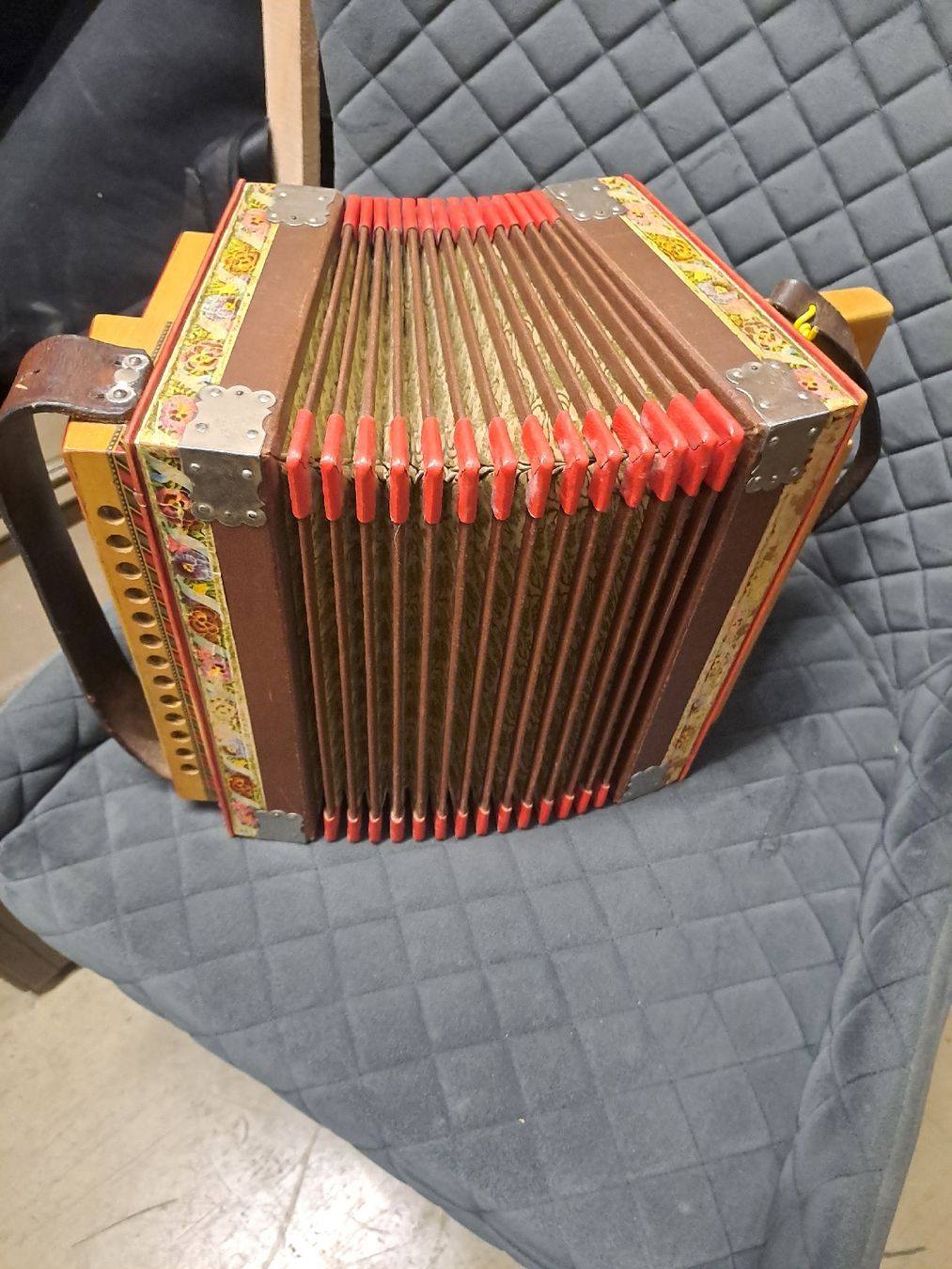 Instruments de musique: 18 basses iten orgeli – D'occasion à Villeneuve par BibiVintage 7