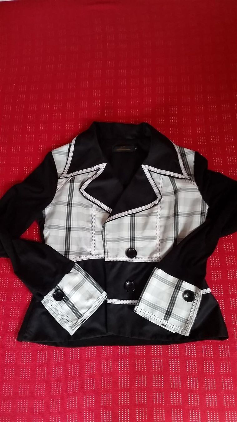 Giacche: Leichter Blazer Bluse mit raffinierten Details, Grösse L – Usato da Winterberg ZH venduto da Gemini63
