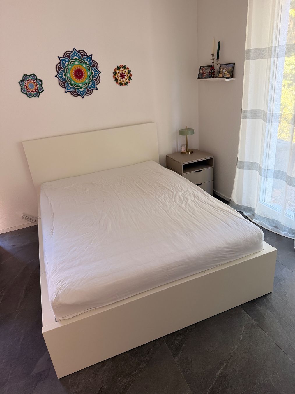 Ikea Betten: Bett Malm mit Matratze – Gebraucht aus Grellingen von bag_dnn7