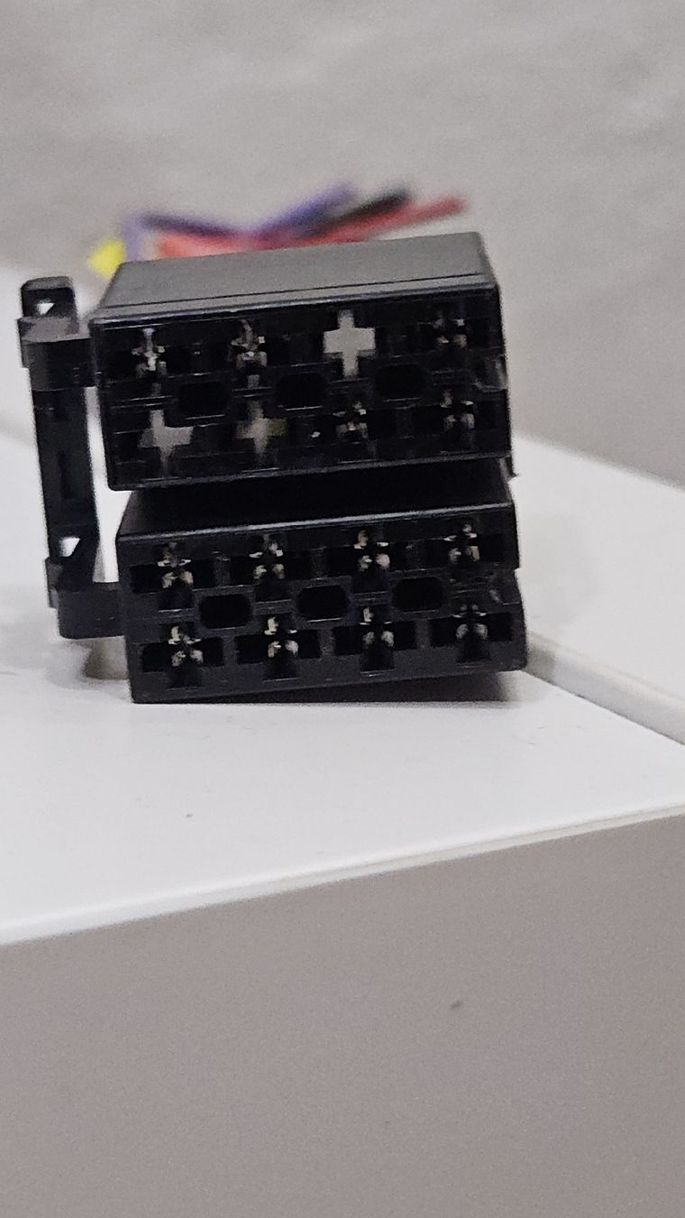 Lecteurs & Adaptateurs: Adapter für Autoradio – Neuf (Voir description) à Murten par RYO_RYO 1