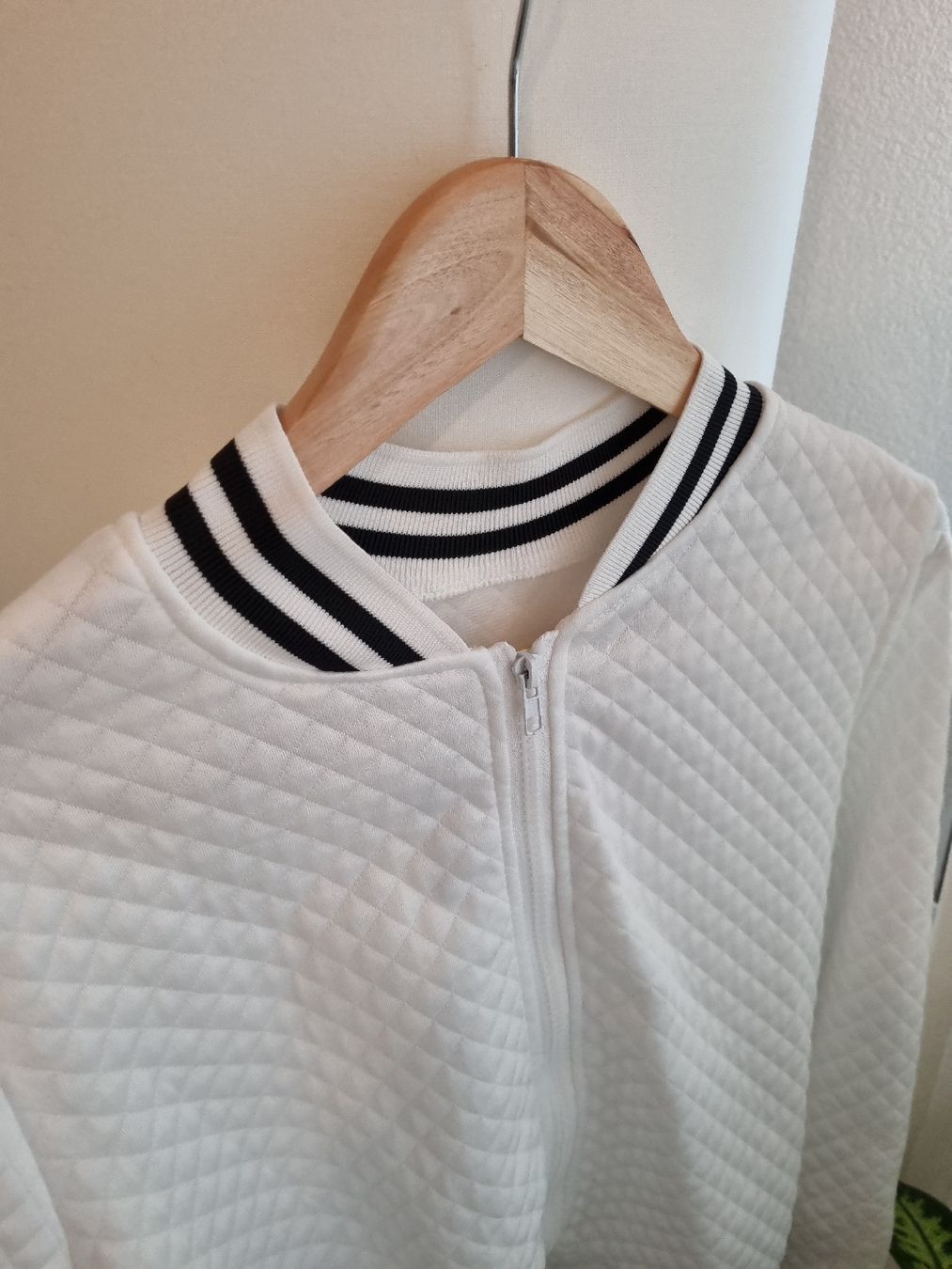 Vestes: White Bomber Jacket – Neuf avec emballage d'origine à Aigle par Smagbrelle18 2