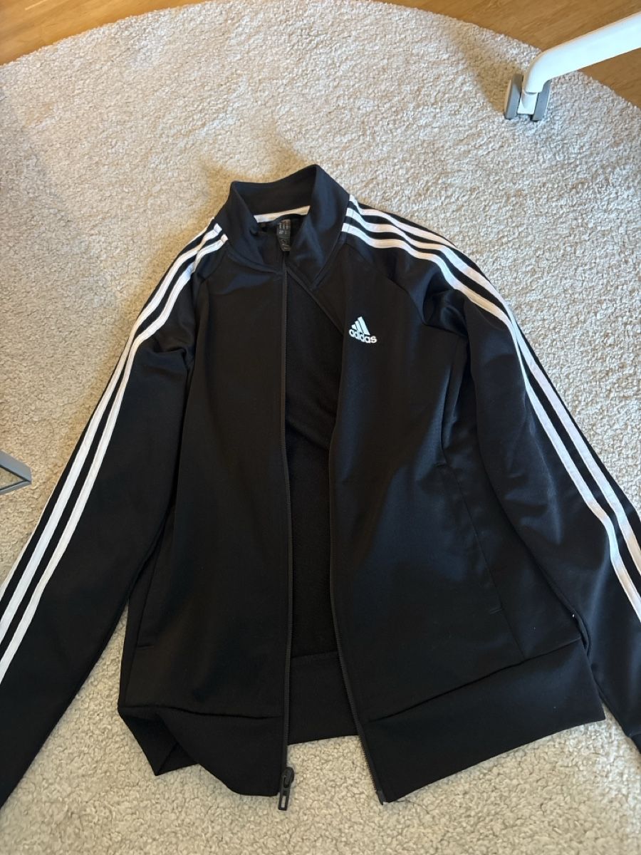 Jacken: Adidas Trainerjacke – Gebraucht aus Winterthur von sequoia499 1