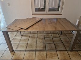 Table en bois avec rallonges pieds métal bon état 