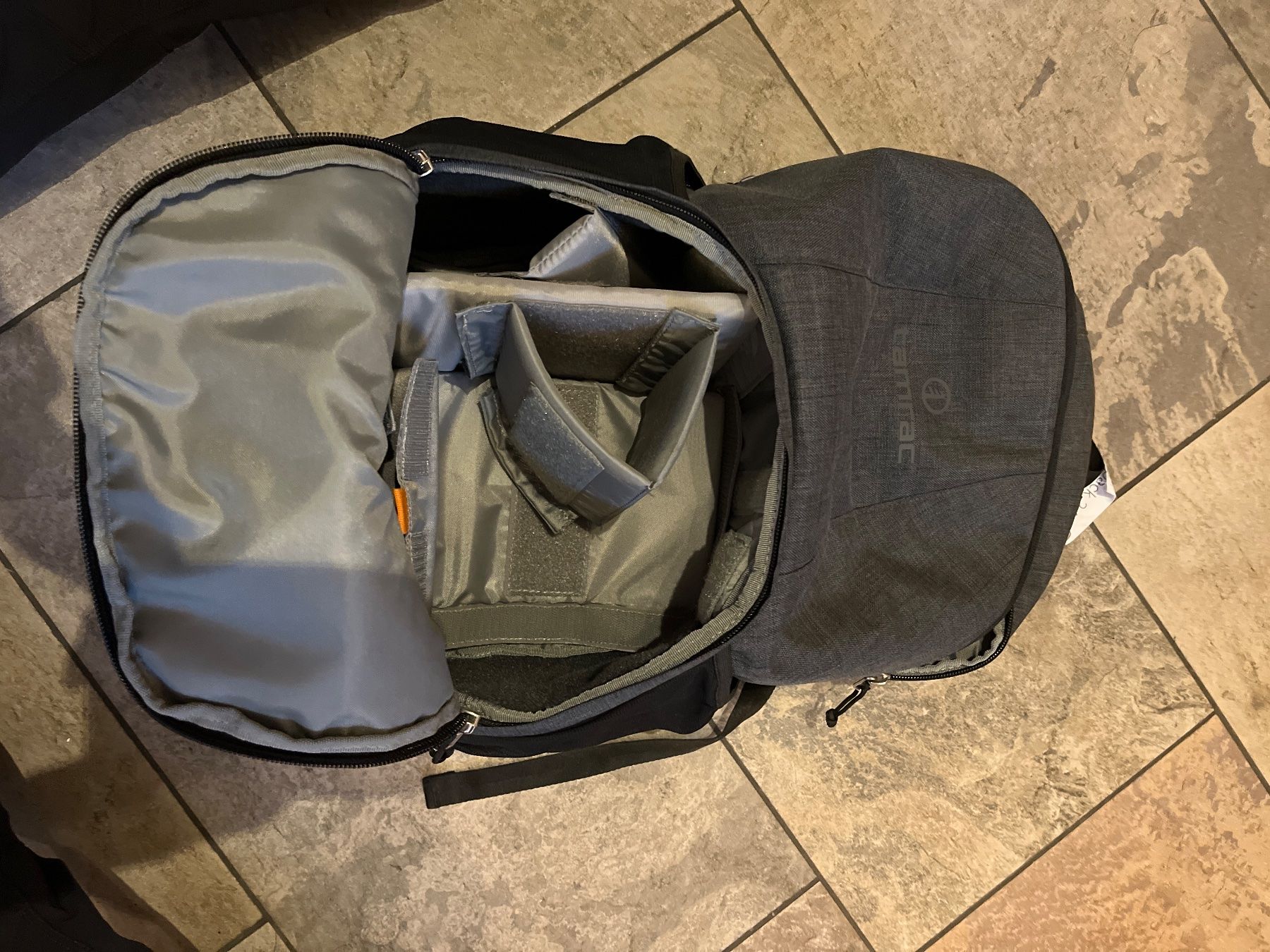 Tamrac Zaini: Fotorucksack Tamrac – Nuovo (secondo la descrizione) da Mosnang venduto da ajdan74 1