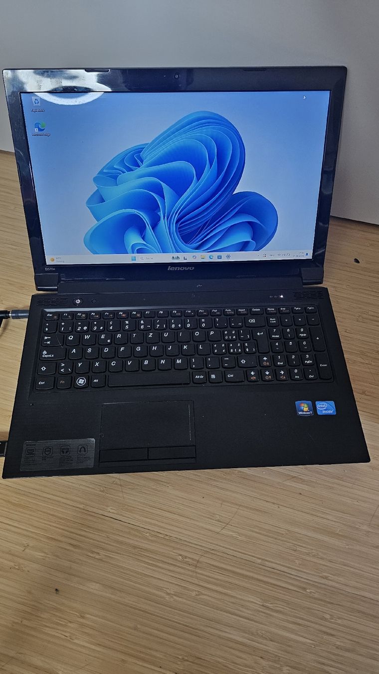 Lenovo Notebooks: Lenovo Laptop, Windows 11 Pro – Gebraucht aus Ehrikon von noa_vyp5