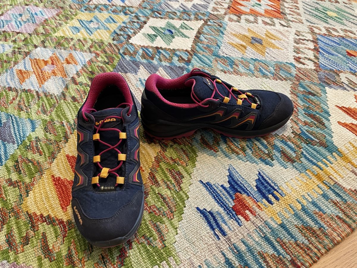 Lowa Scarpe per ragazzi: Trekkingschuhe Lowa Maddox GTX – Usato da Winterthur venduto da Lulalu12