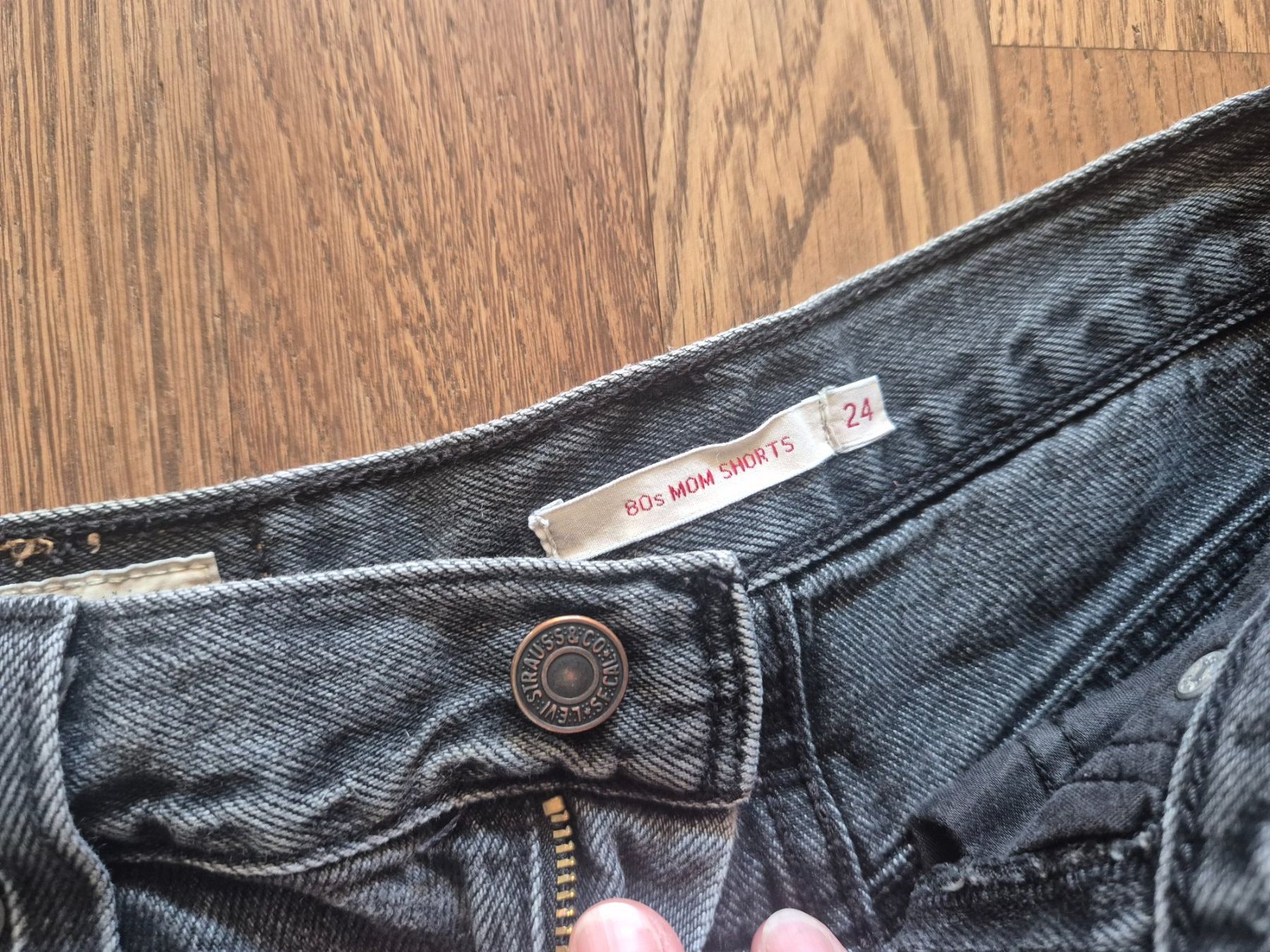 Levi's Pantaloni: Levi's 80s Mom Shorts grey size 24 – Usato da Zürich venduto da monadiederich 2
