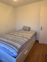 IKEA Bett mit Matratze und 4 geräumigen Schubladen – sehr gu