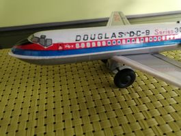 Blechsplelzeug Flugzeug DC9 TT Japan