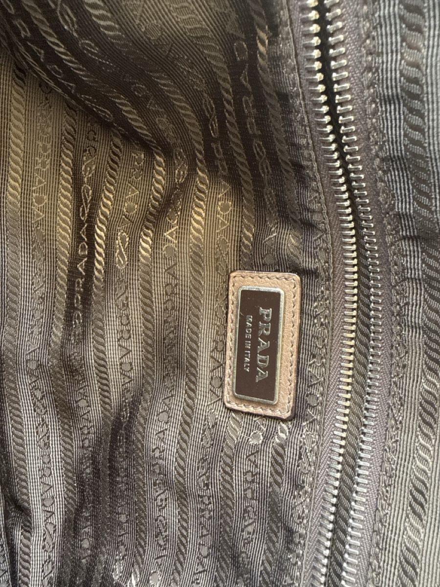 Prada Sacs femmes: Handtasche – D'occasion à Küsnacht ZH par da26ni 2