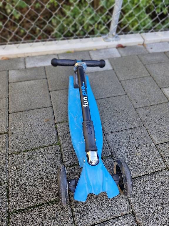 Kickboard: Scooter mit LED bis 80kg – Usato da Liestal venduto da saalstef 2