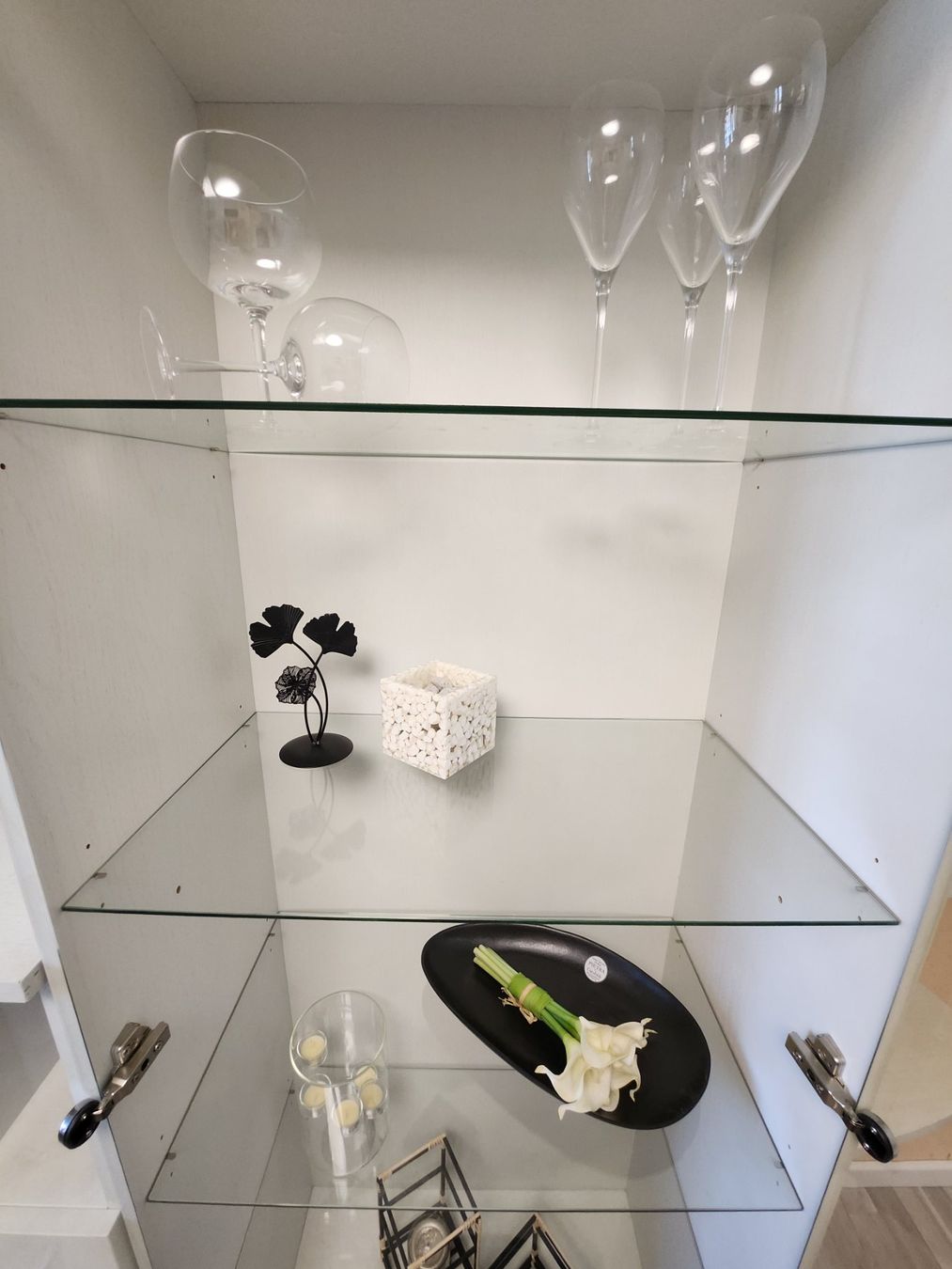 Vetrine: Vitrine / Glasvitrine / Wohnwand – Usato da Neftenbach venduto da ycc_55kr 2