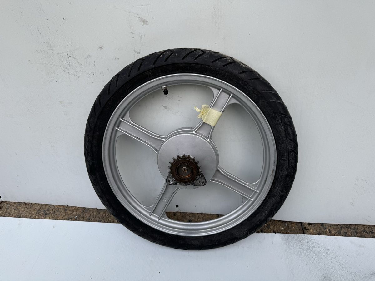 Piaggio Ciclomotori: Roue Piaggio ciao mofa nos Velomoteur – Usato da Vevey venduto da Chupita-met 2