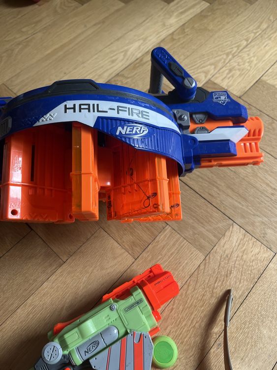 Nerf Giocattoli: 2 Nerf Pistolen inklusive brillen – Usato da zürich venduto da Graffoto 1