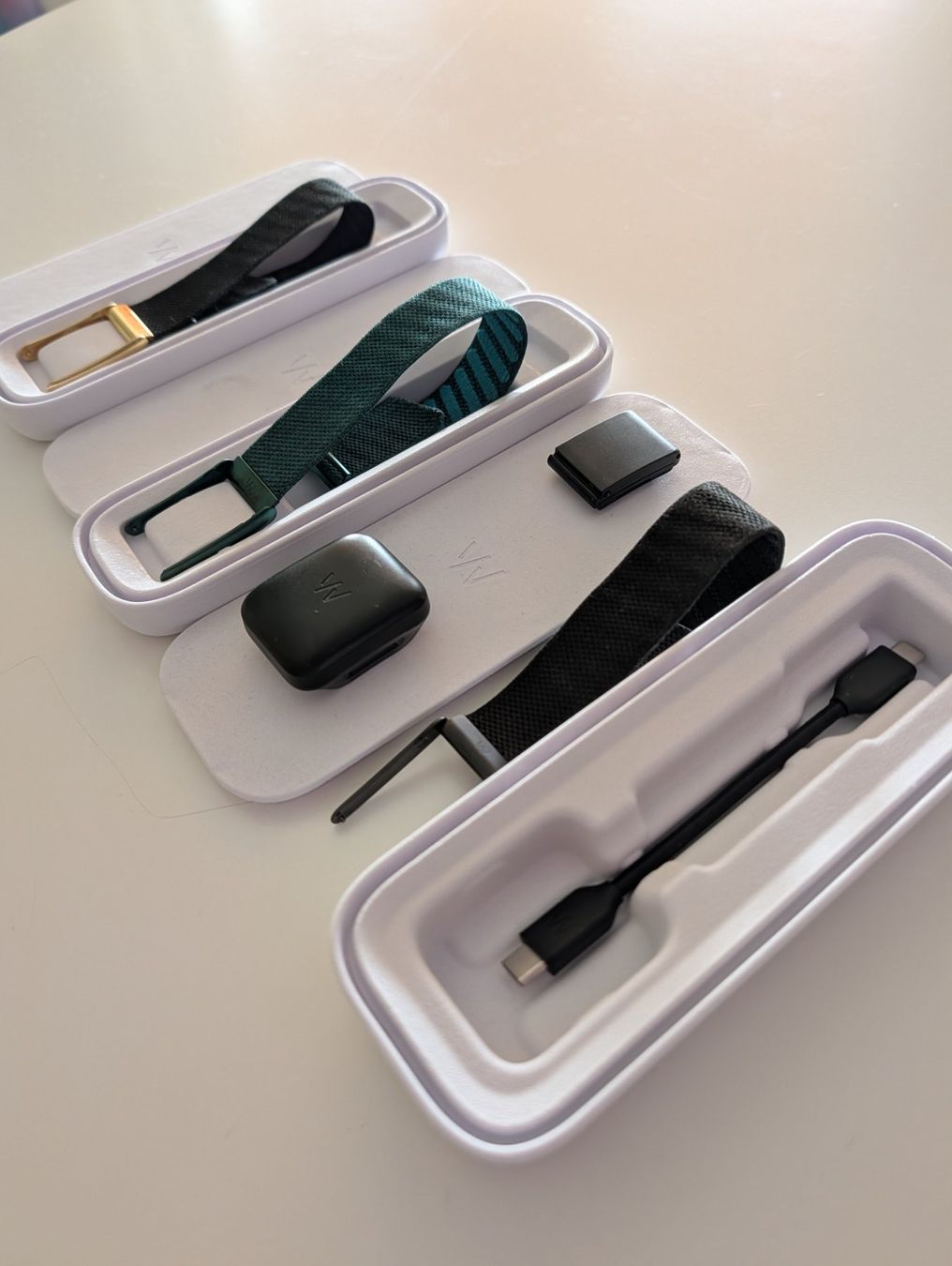 Whoop Smartwatch: Fitnesstracker WHOOP 5.0 mit div. Armbändern (OVP) – Usato da Solothurn venduto da Theklagloria