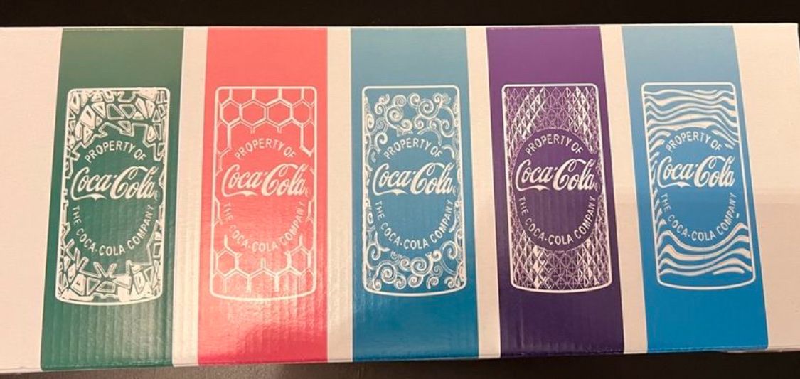 Coca-Cola Bicchieri: Coca Cola Gläser 2025 Limited Edition Crew Collection! – Nuovo e nell'imballaggio originale da Escholzmatt venduto da Garamero