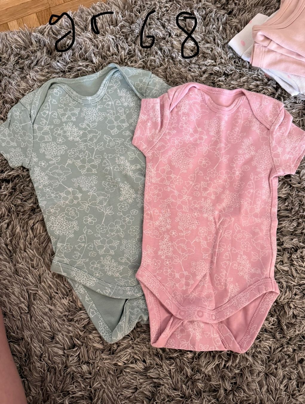 H&M Lotti & Set di vestiti: H&m und c&a kurzarm bodys grösse 68 – Usato da Sirnach venduto da kla_w6cl 1