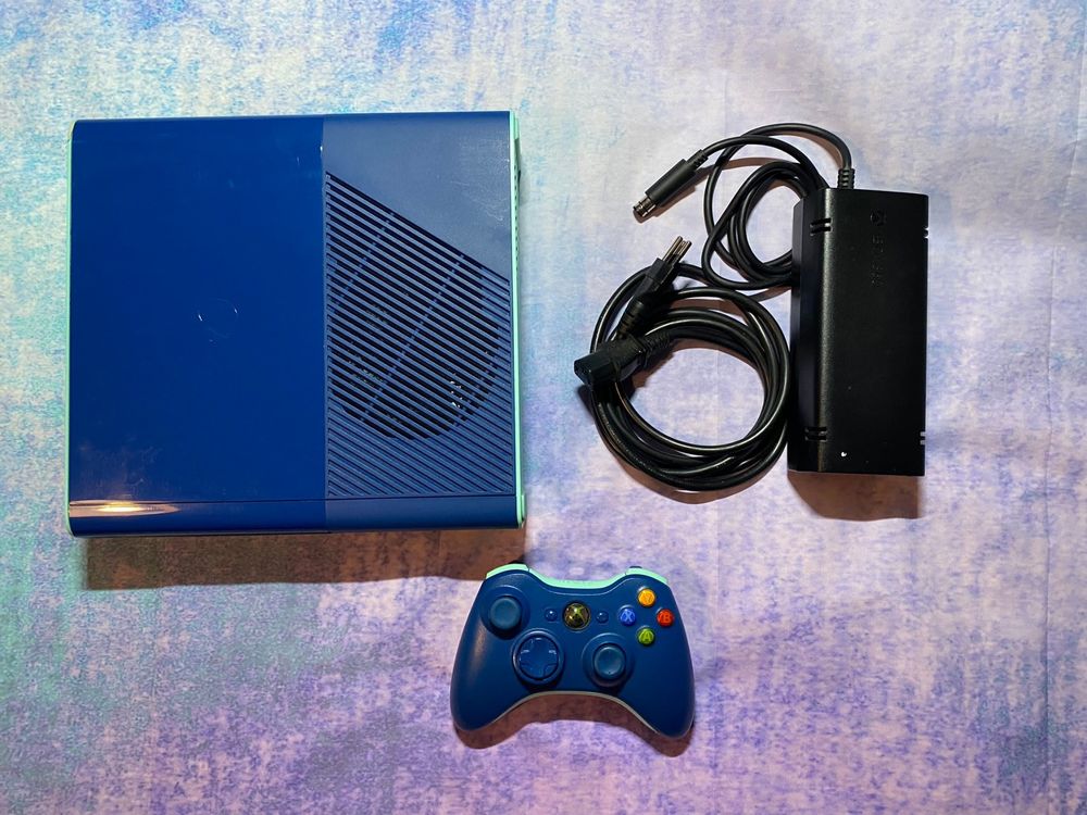 Xbox 360 E 500GB Blue Special Edition | Kaufen auf Ricardo