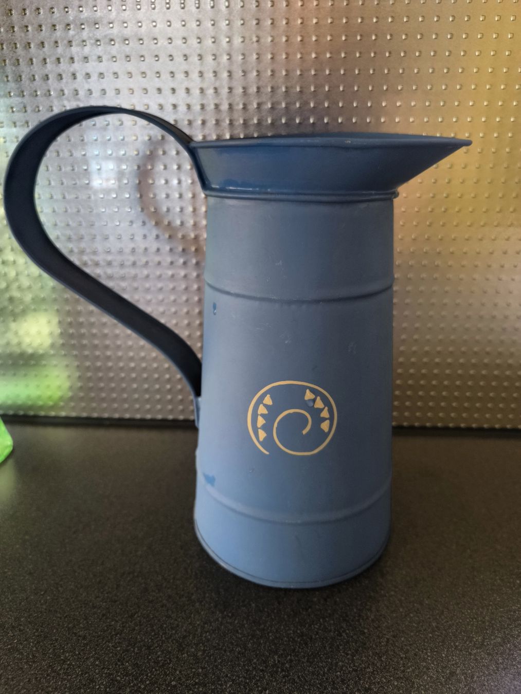 Caraffe: GUDRUN SJÖDÉN Krug Maja Metall – Usato da Schaffhausen venduto da gab_v5qf 2