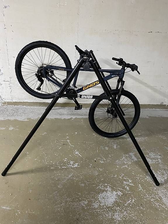 Cavalletti per biciclette: Unior Event Ausstellungsständer 1693F – Usato da Giswil venduto da isearch 2