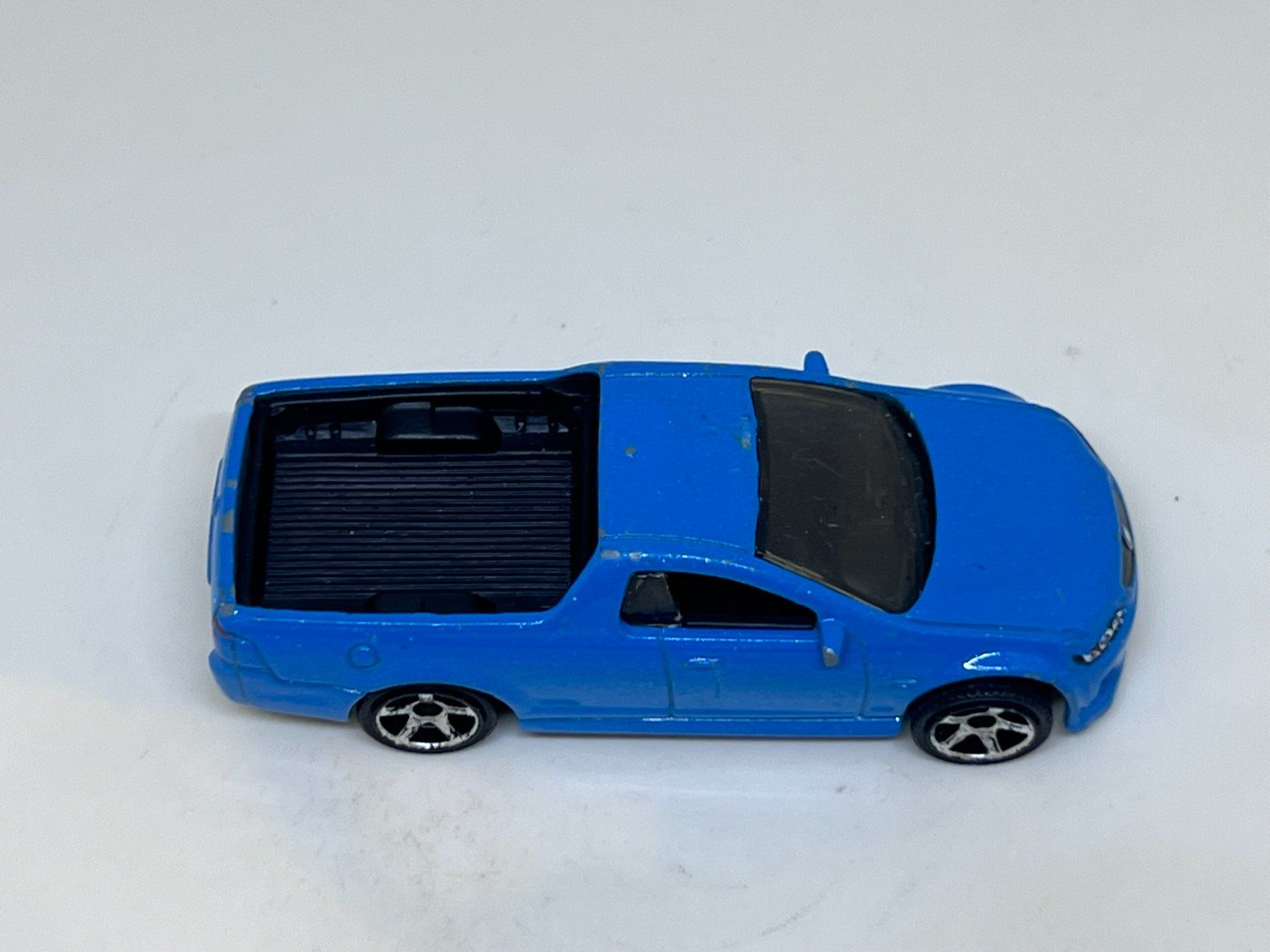 Matchbox Modellini d'auto: Matchbox Holden UTE SSV - 2010 #651 – Usato da Wildegg venduto da LaaBoutique 1