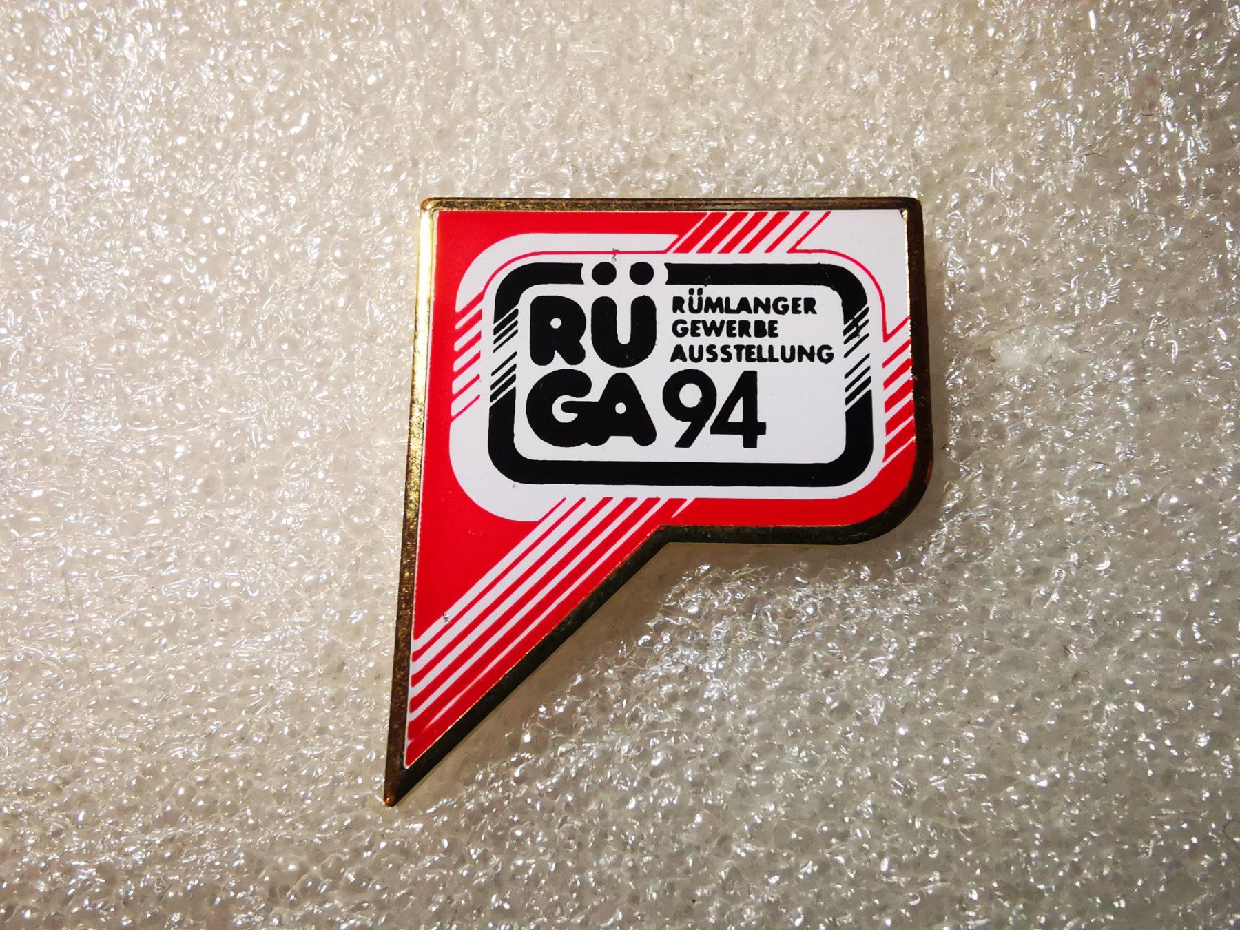 Plaketten & Abzeichen: Ansteckpin 9: Rüga 94 – Gebraucht aus Oppligen von Pin-Fall-Shop