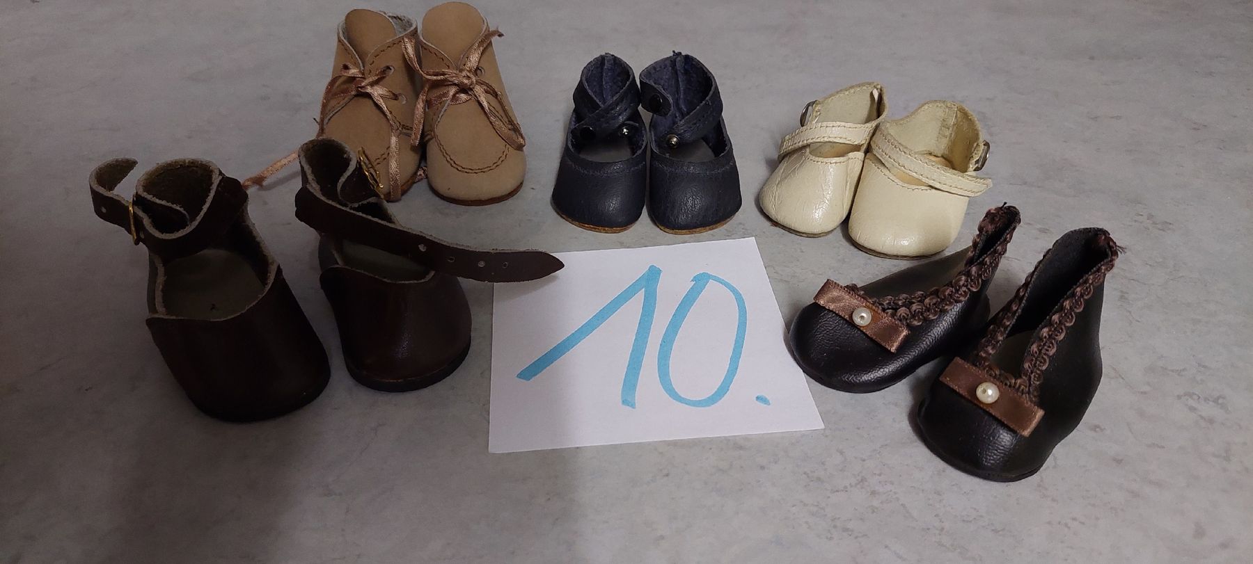 Sasha Morgenthaler Bambole: 5Paar Puppenschuhe  – Usato da Muri AG venduto da nindo1