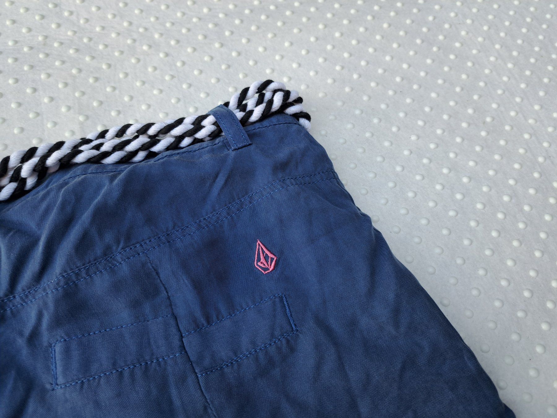 Hosen: NEU! Volcom Damenshorts, Gr. M, Navy – Neu (gemäss Beschreibung) aus Gysenstein von joshuas81 3