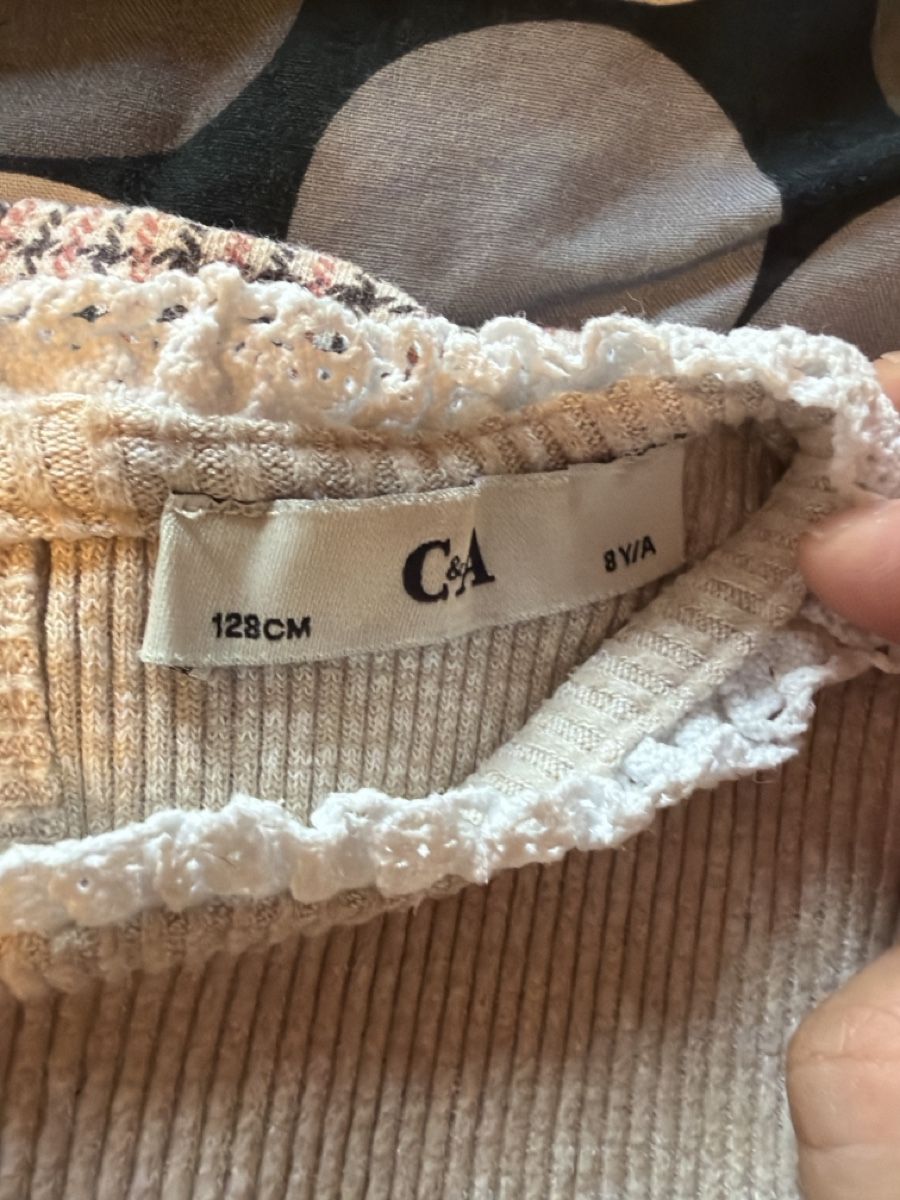 C&A Pantaloni: C&A Pullover und Hosen Grösse 128cm – Usato da Wolfwil venduto da net_cg5m 2