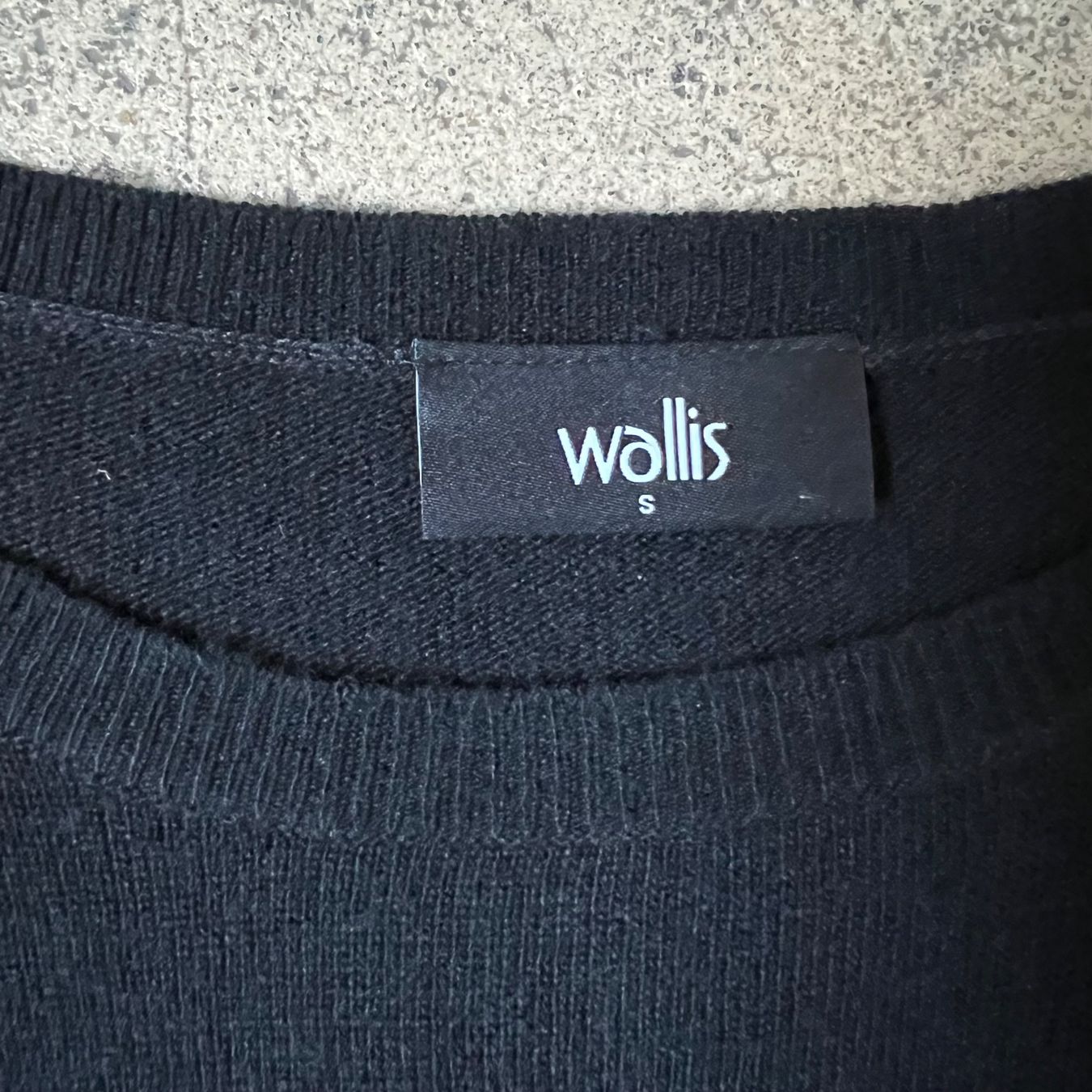 Pullover & Sweatshirts: WALLIS Pullover mit Bluseneinsatz 🖤 – Gebraucht aus Zürich von ClosetQueen 9