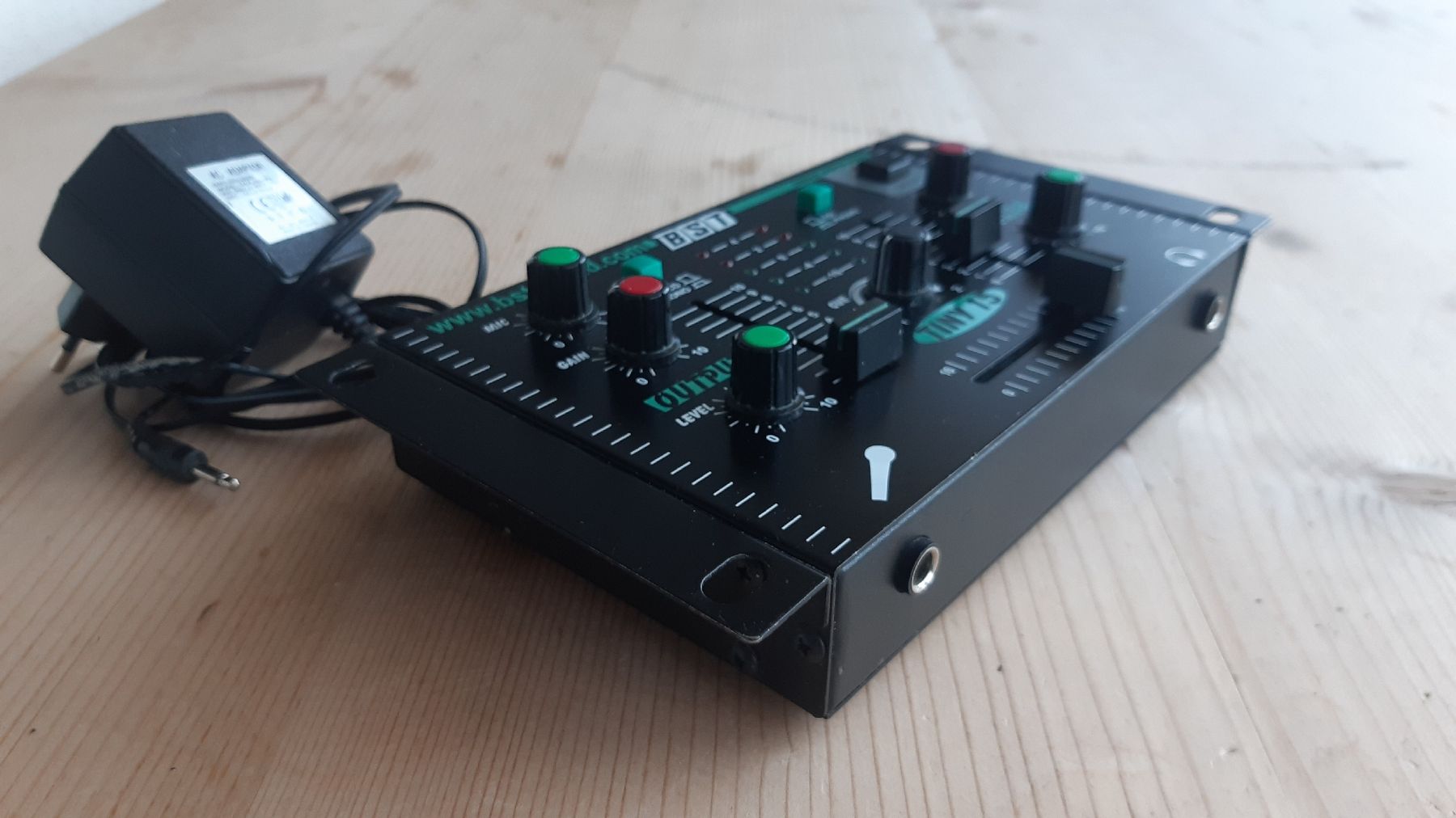 Console di mixaggio: BST Tiny 15 Kompakter DJ-Mixer - Mischpult, DJ – Usato da Oey venduto da Parkplatzbrocki 6