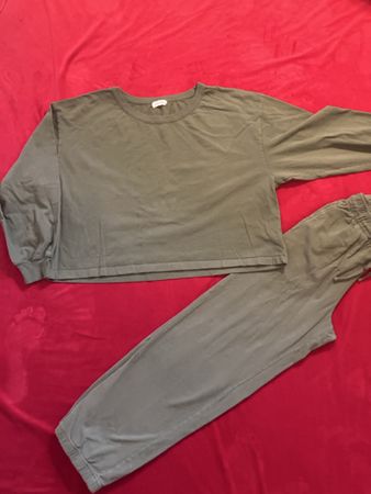American Vintage Jogging Anzug Gr. M Olivgrün bequem für Zuh