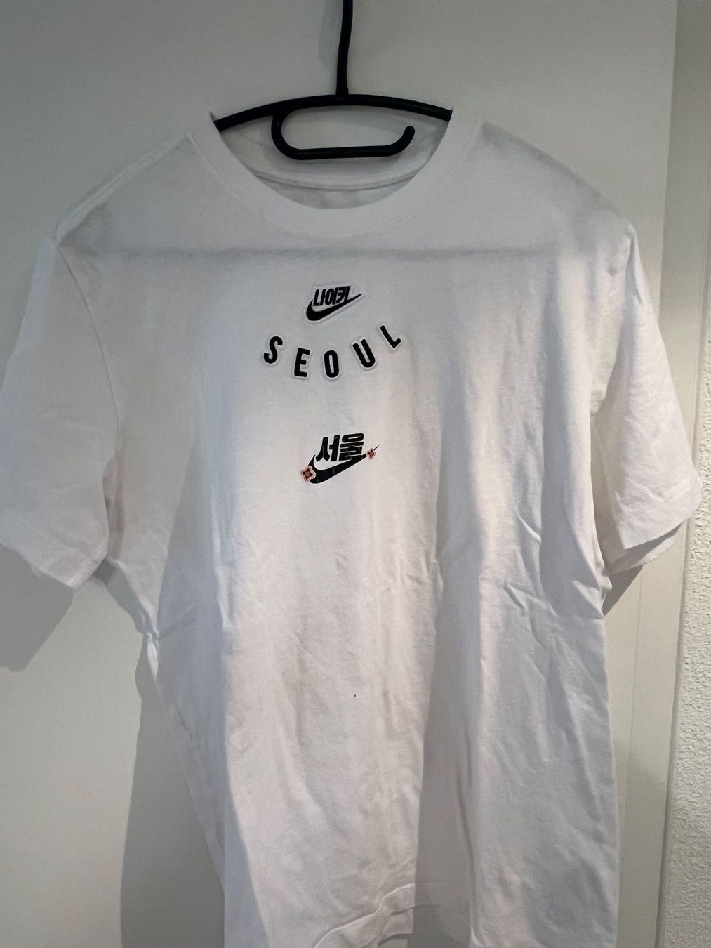 Nike T-shirt: Nike Seoul T-Shirt – Usato da Dielsdorf venduto da Anthony111