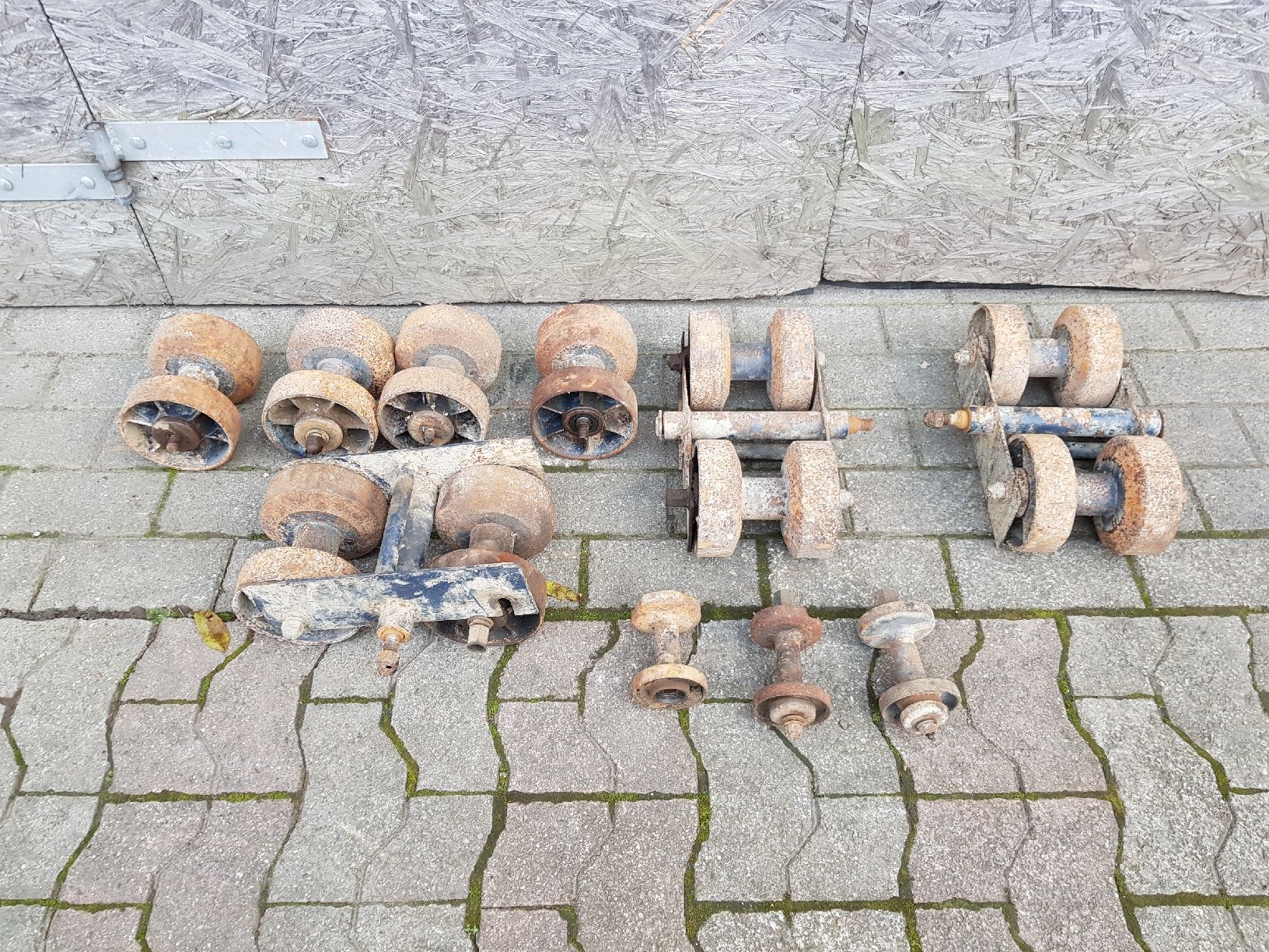 Hutter Escavatori: Hutter Huki 130 150 usw, Rollen, gebraucht,  – Usato da Brunnadern venduto da p.....