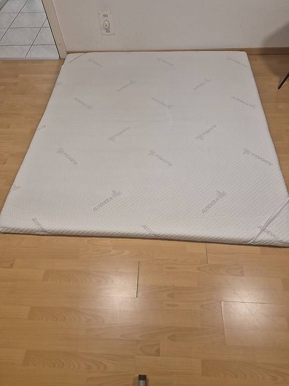 Matelas: Topper 180x200 – D'occasion à Lüsslingen par Loch275 4