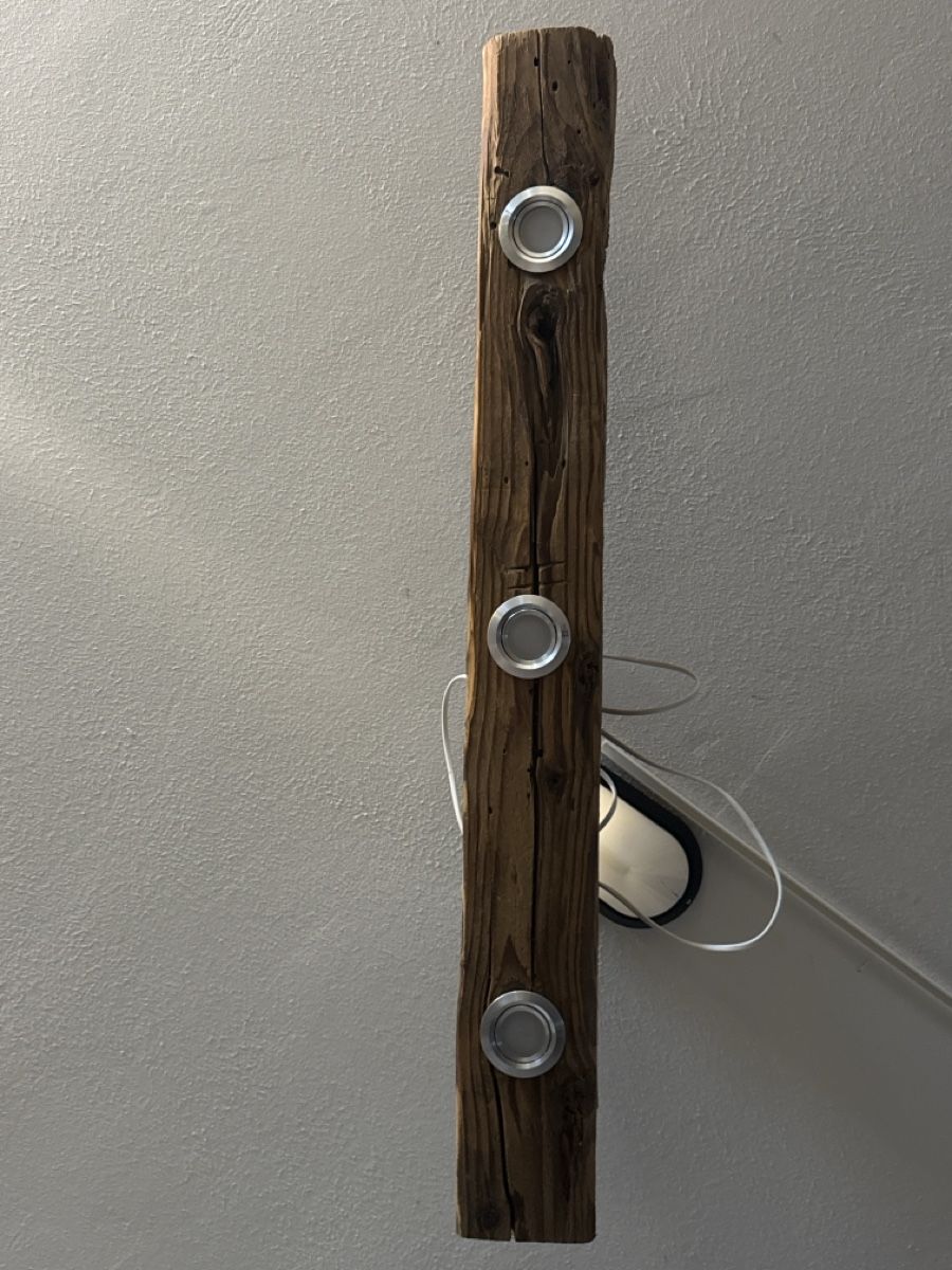 Kronleuchter & Deckenlampen: Deckenlampe Holz Balken mit 3 Spots Metall – Neu (gemäss Beschreibung) aus Muolen von Pelon1